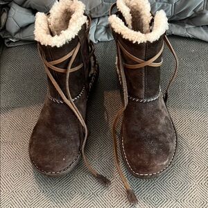 UGG Brown and Cream Winter Boots with Plush Lining